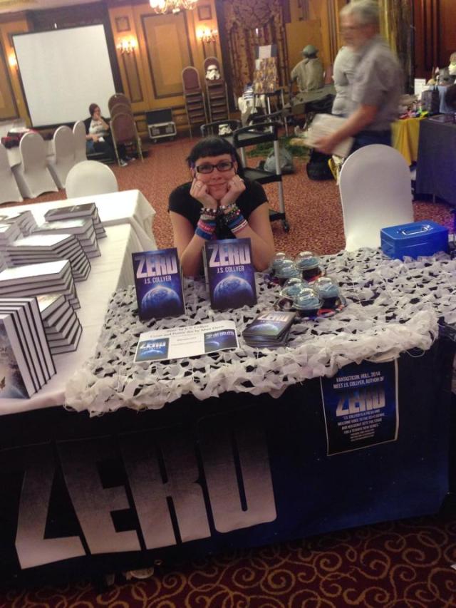 The Zero stall at Fantasticon had cupcakes, lasers and a banner!